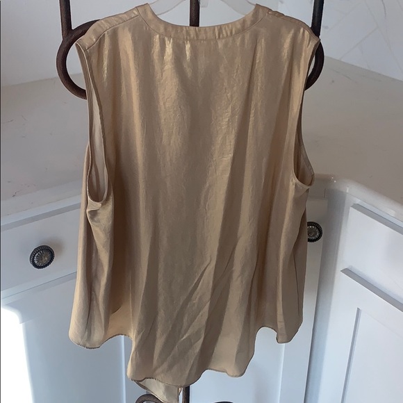 NWT Chico’s Gold Top - Picture 2 of 10